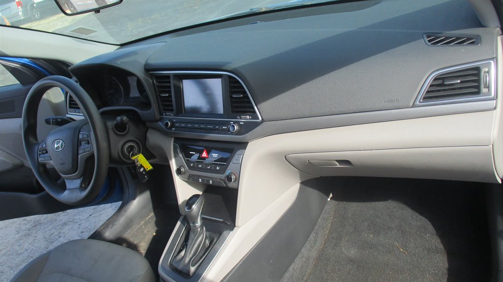 2017 Hyundai Elantra SE - Photo 14