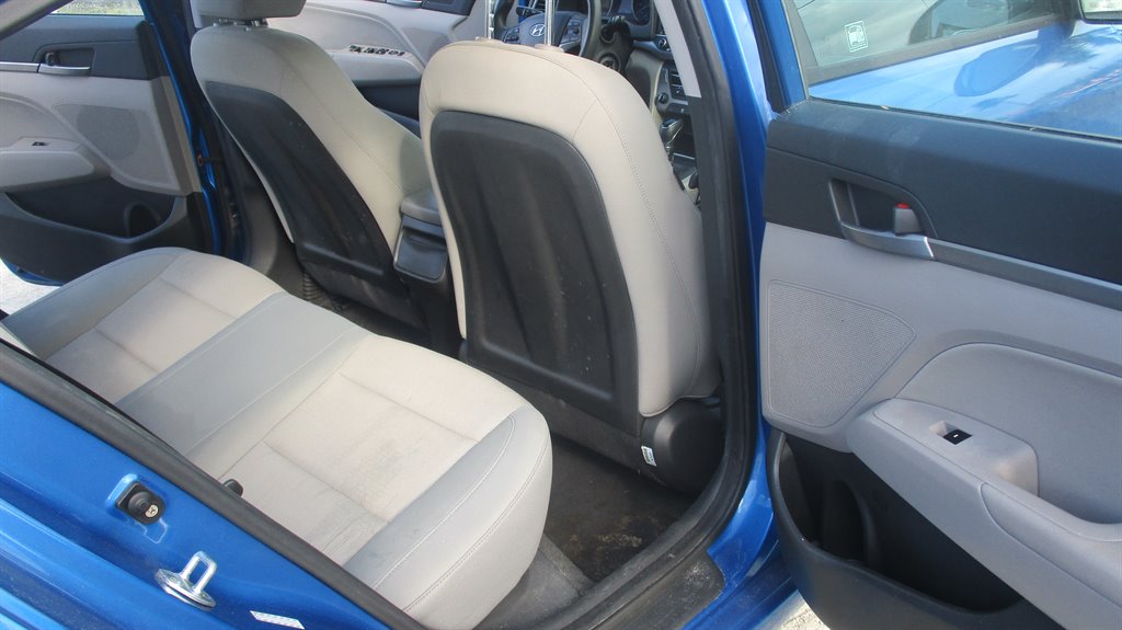 2017 Hyundai Elantra SE - Photo 12