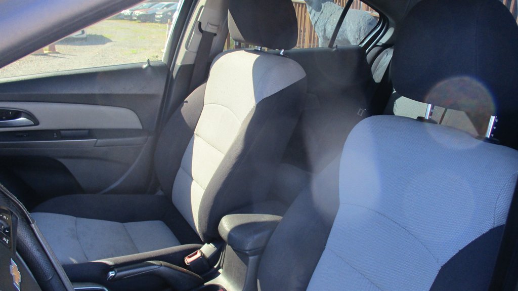 2015 Chevrolet Cruze LS - Photo 8